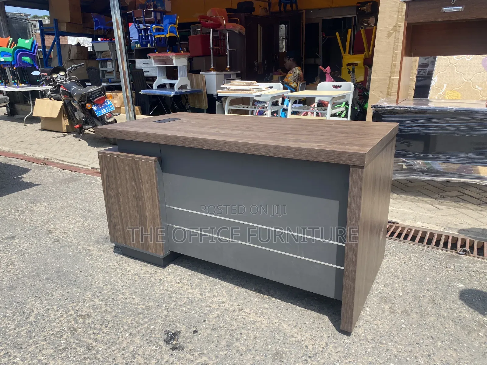 Executive Desk (1.4m)