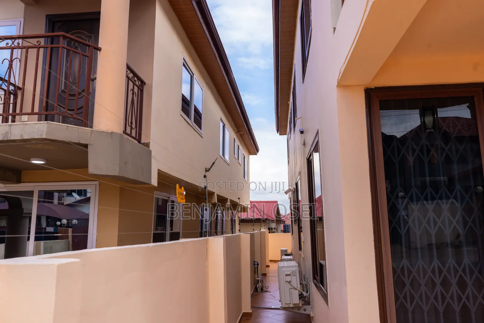 3bdrm House in Oak Villa Estate, Accra Metropolitan for sale