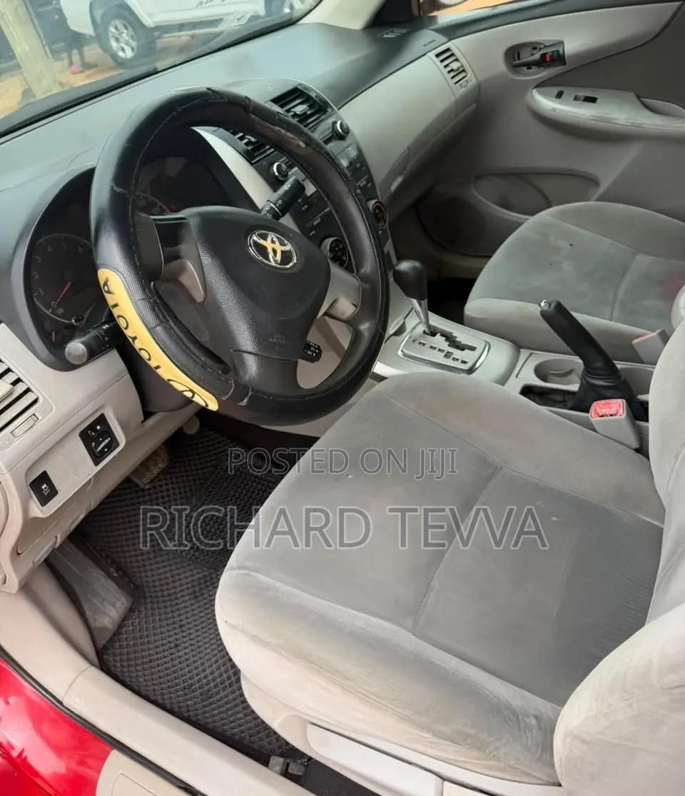 Toyota Corolla LE 4dr Sedan (1.8L 4cyl 4A) 2012 Red