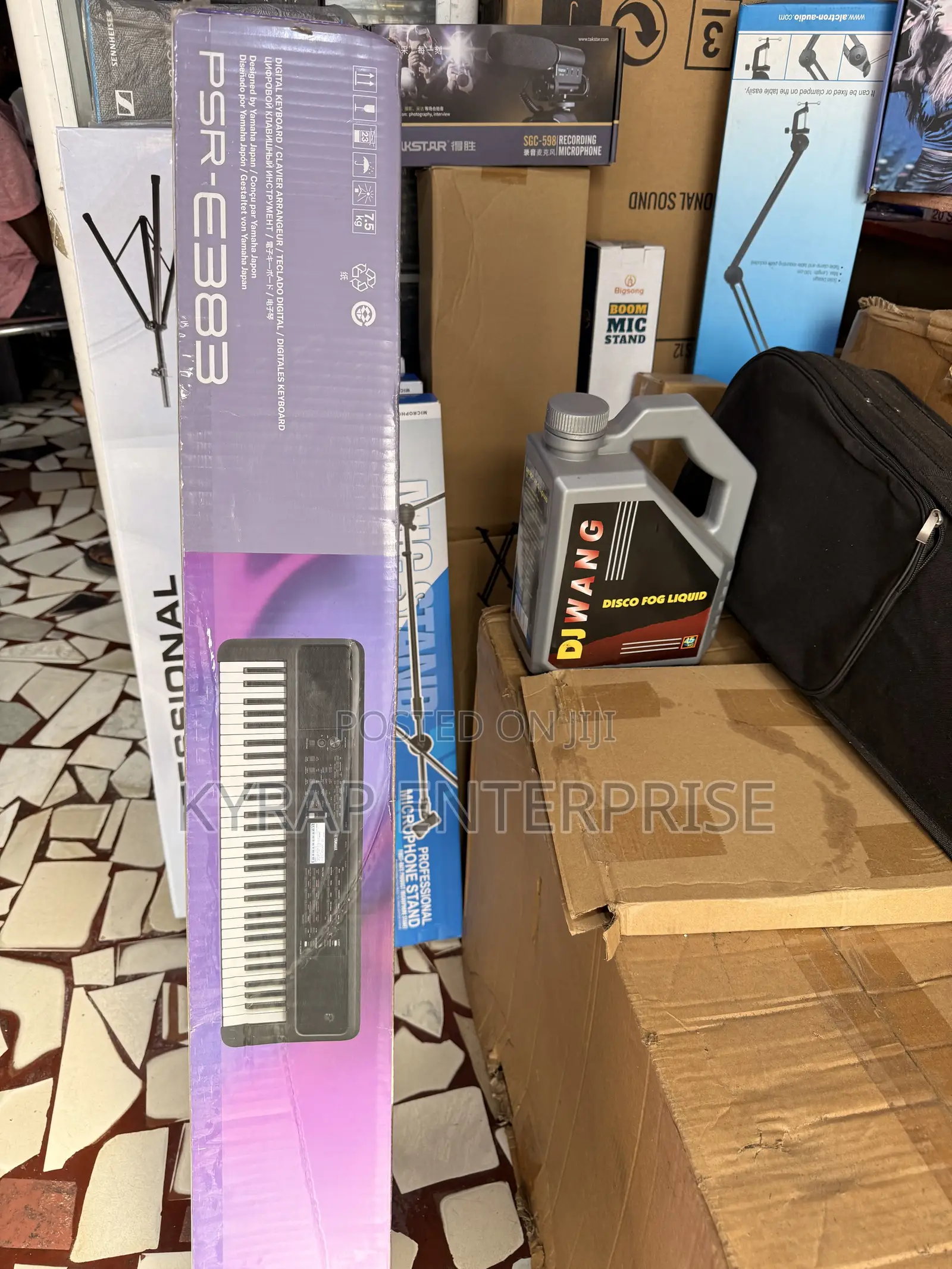 Yahama E383 Keyboard