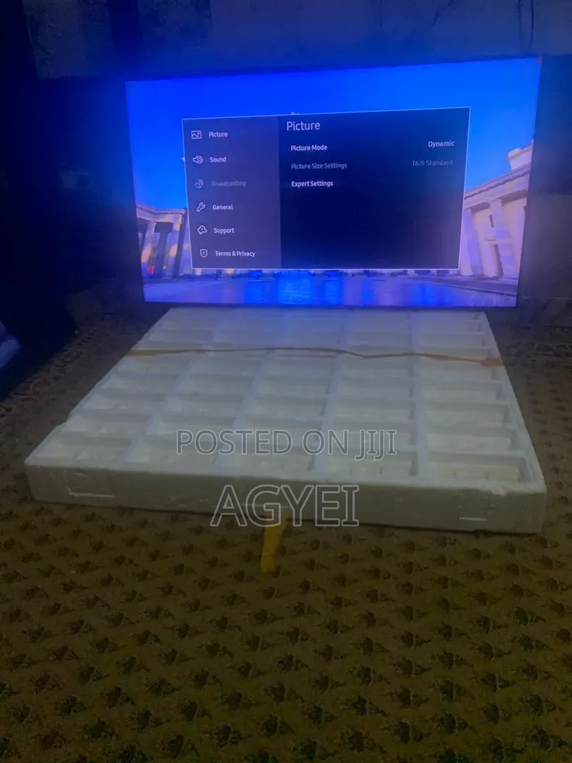 Samsung TV 55 Inches Crystal UHD Smart