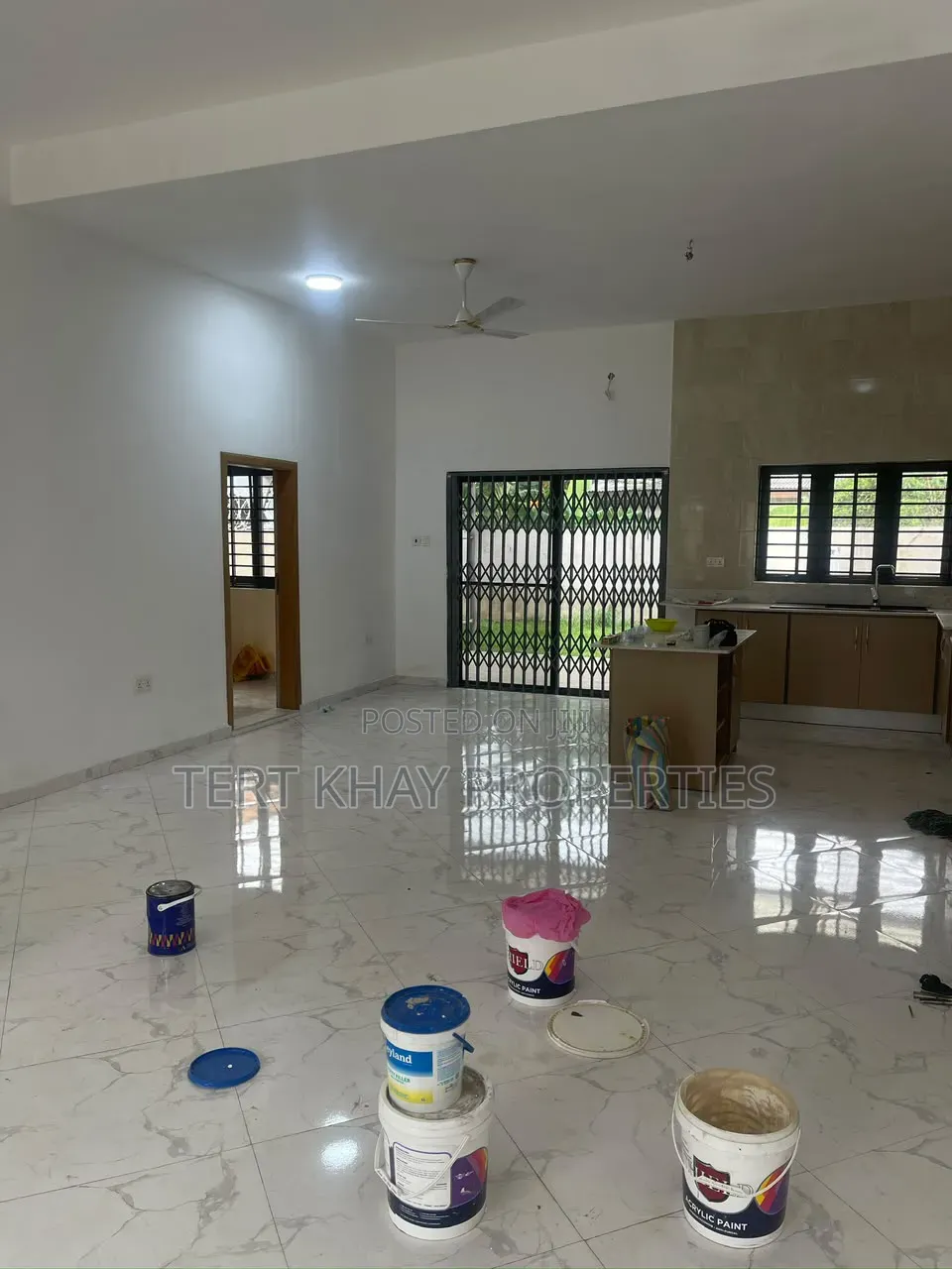 4bdrm House in Adenta, Barrier for rent