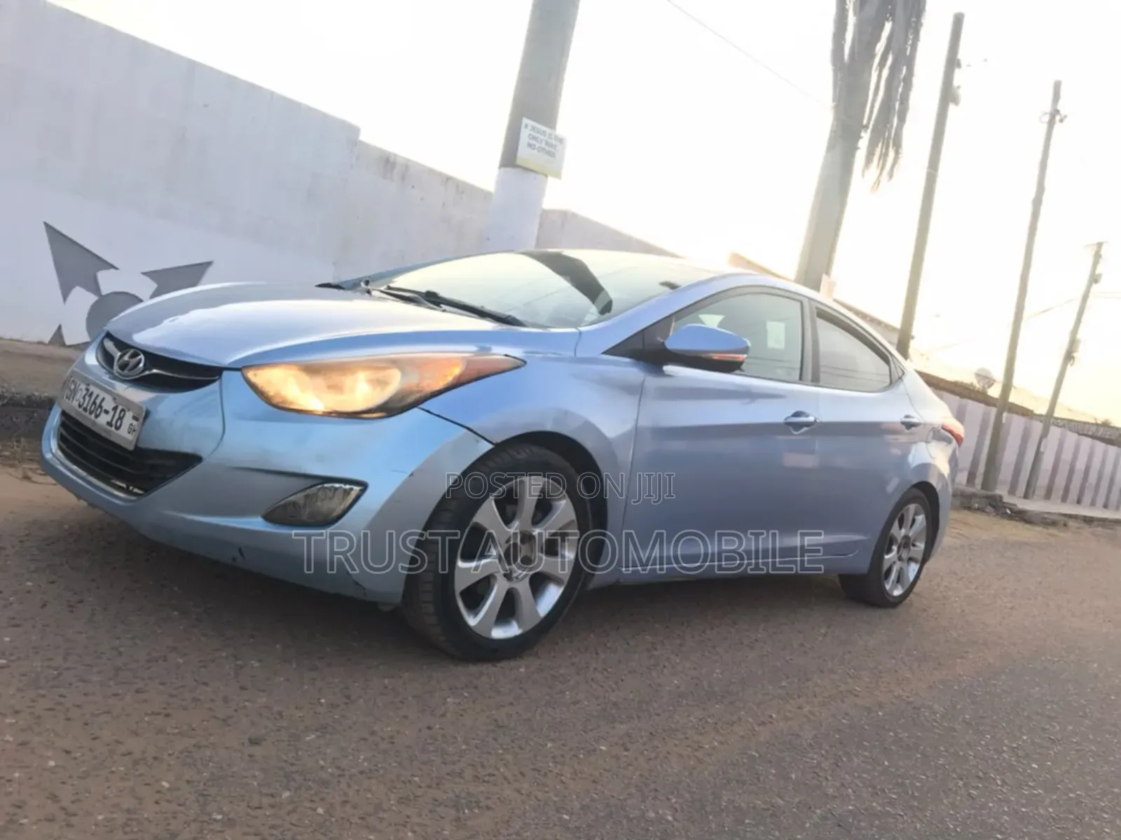 Hyundai Elantra Limited Sedan FWD (1.8L 4cyl 6A) 2013 Blue
