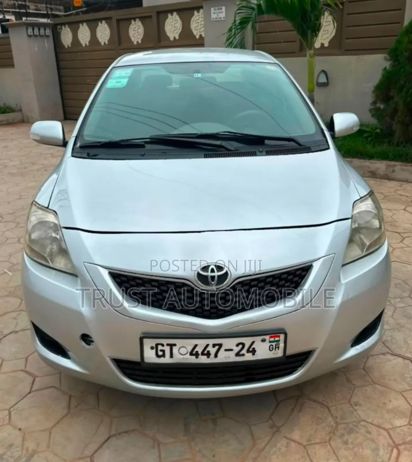 Toyota Vitz 1.3 FWD 5dr 2010 Silver