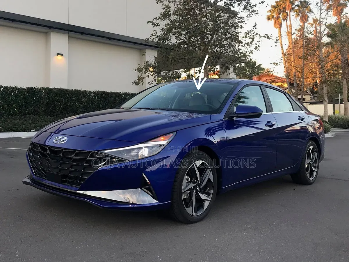 2022 Hyundai Elantra Windscreen Available
