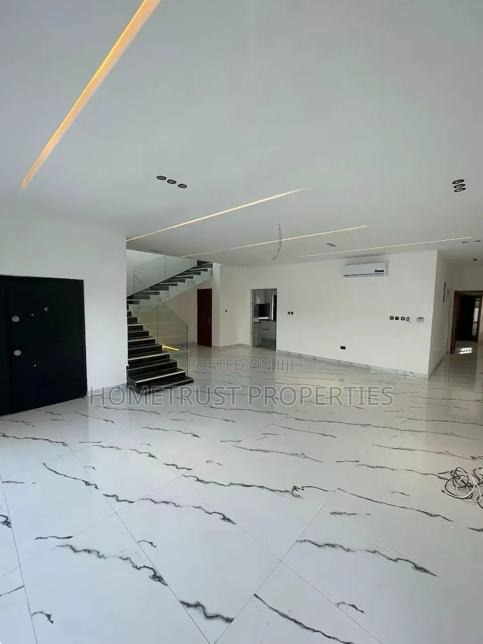 4bdrm Duplex in Oyarifa, Pentecost for sale
