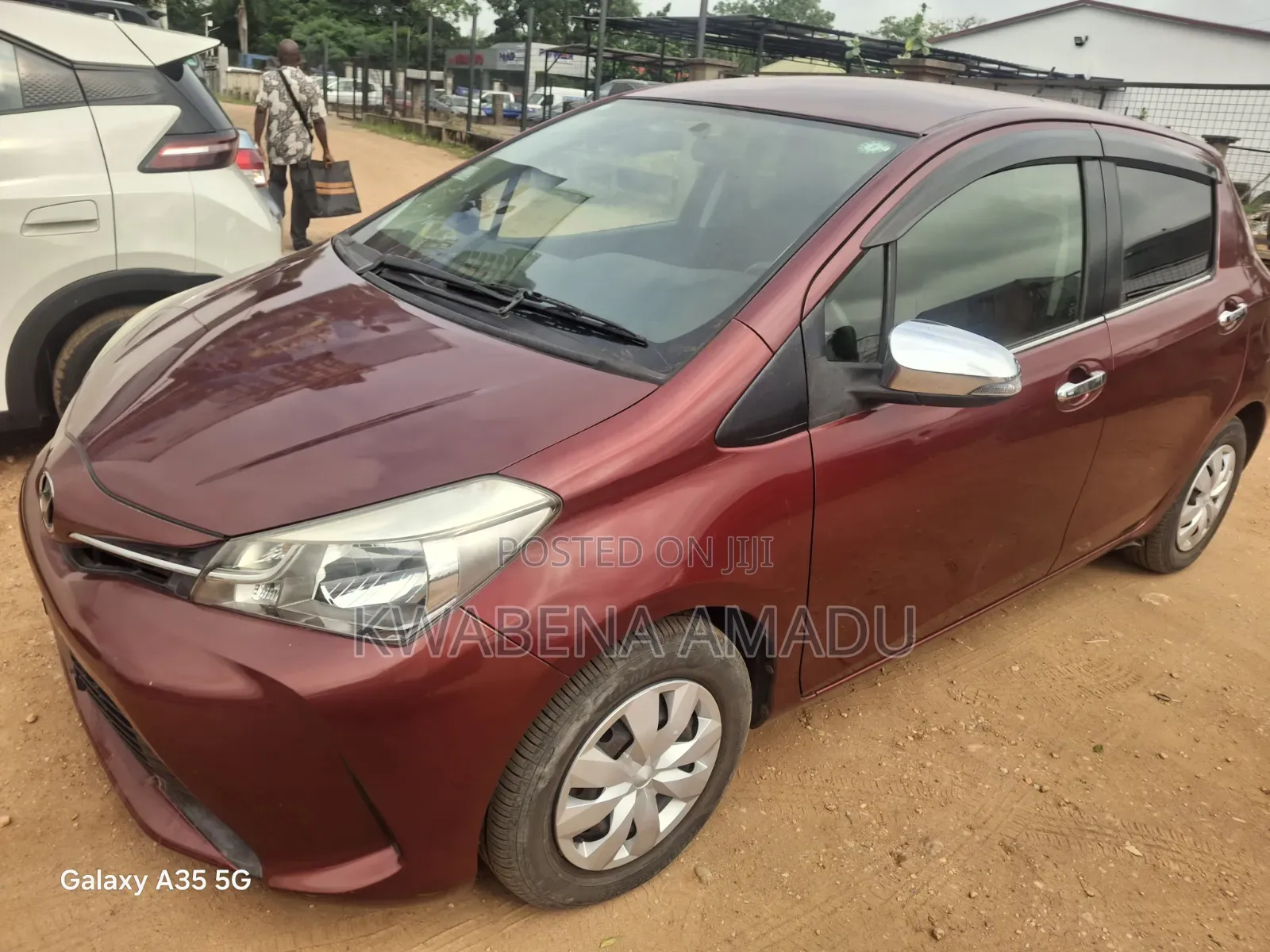 Toyota Vitz 2015 Red