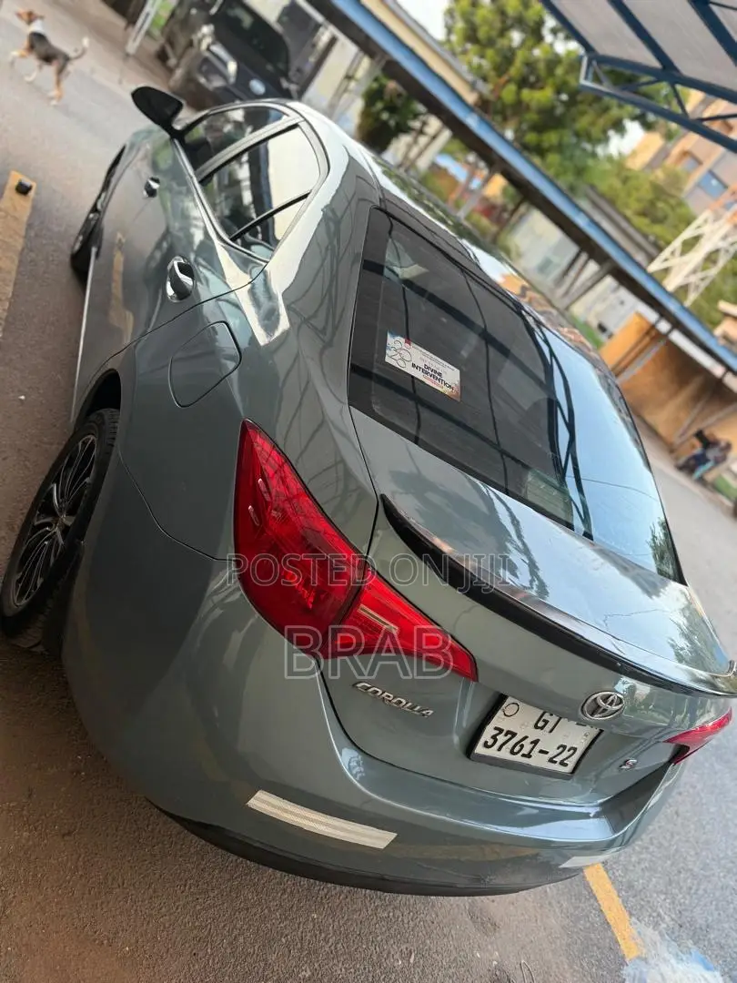 Toyota Corolla SE 4dr Sedan (1.8L 4cyl CVT) 2017 Blue