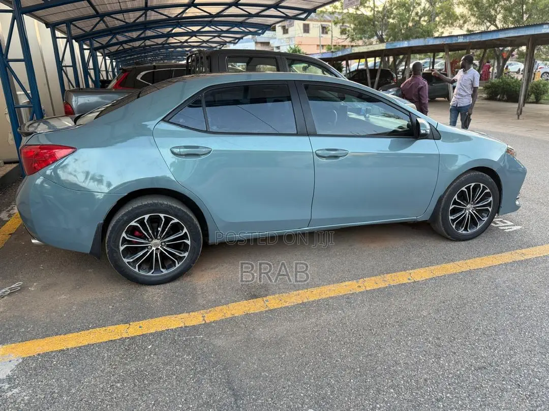 Toyota Corolla SE 4dr Sedan (1.8L 4cyl CVT) 2017 Blue