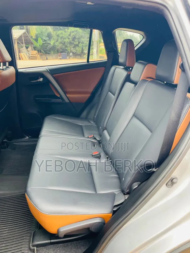 Toyota RAV4 2018 Silver