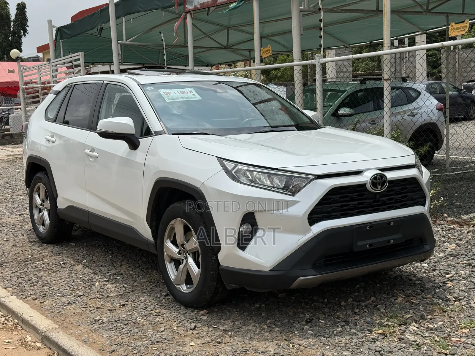 Toyota RAV4 XLE Premium AWD 2023 White