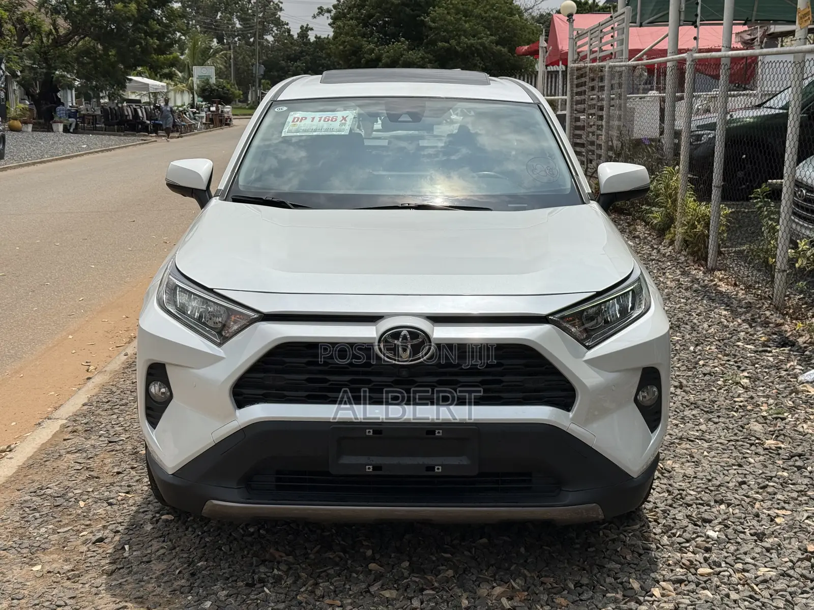 Toyota RAV4 XLE Premium AWD 2023 White