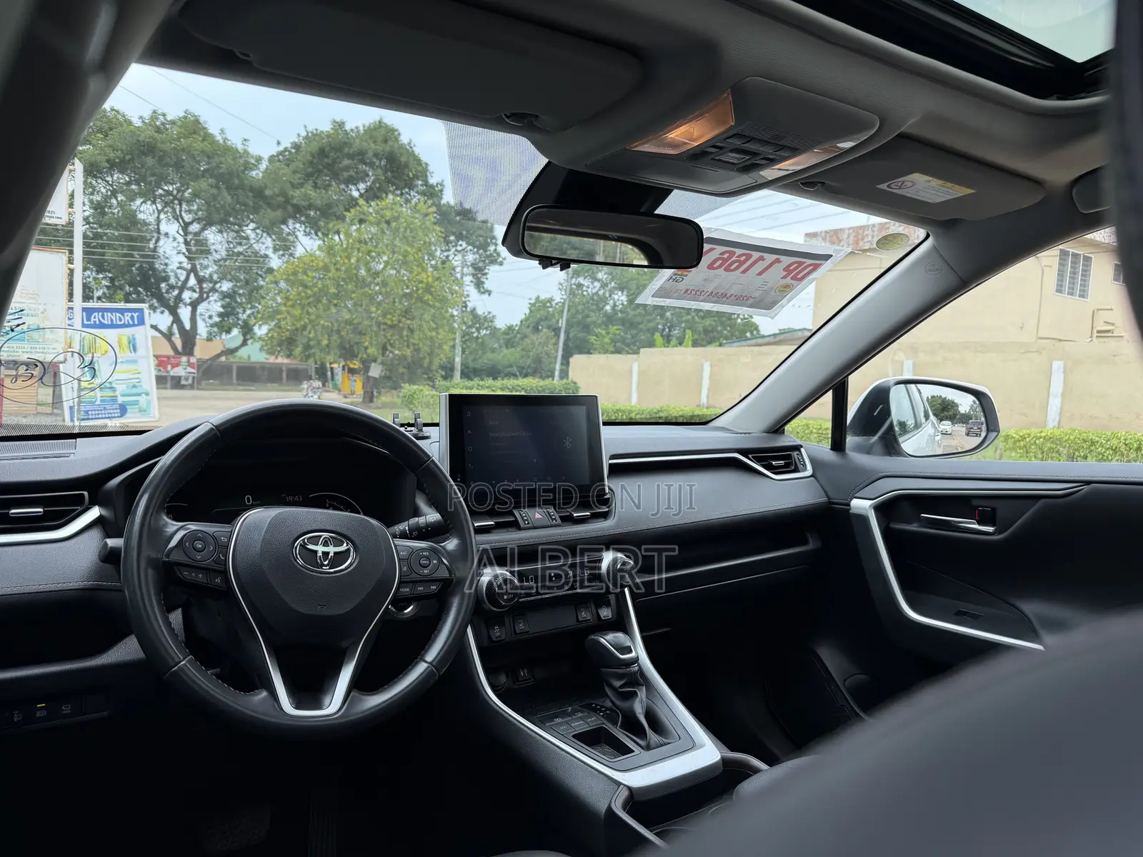 Toyota RAV4 XLE Premium AWD 2023 White