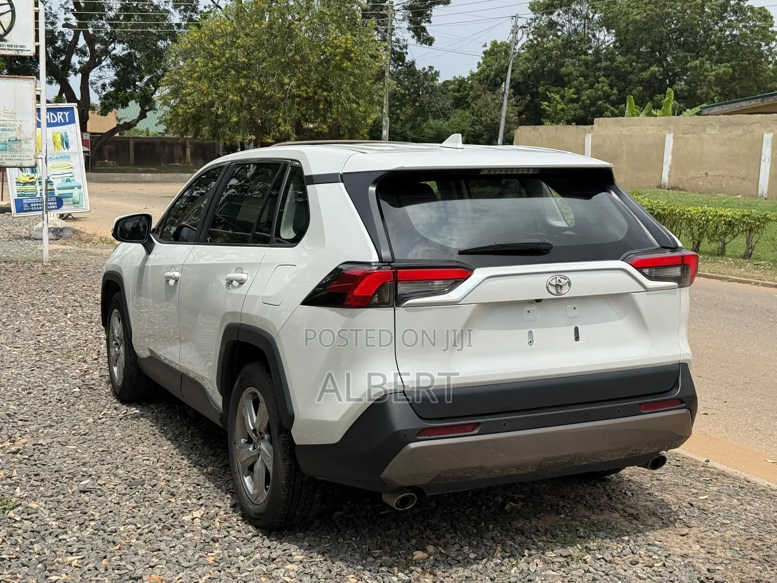 Toyota RAV4 XLE Premium AWD 2023 White