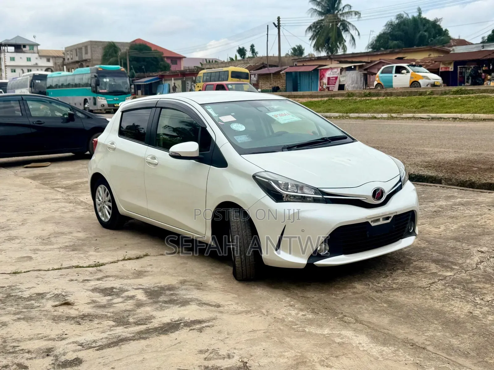 Toyota Vitz 2016 White