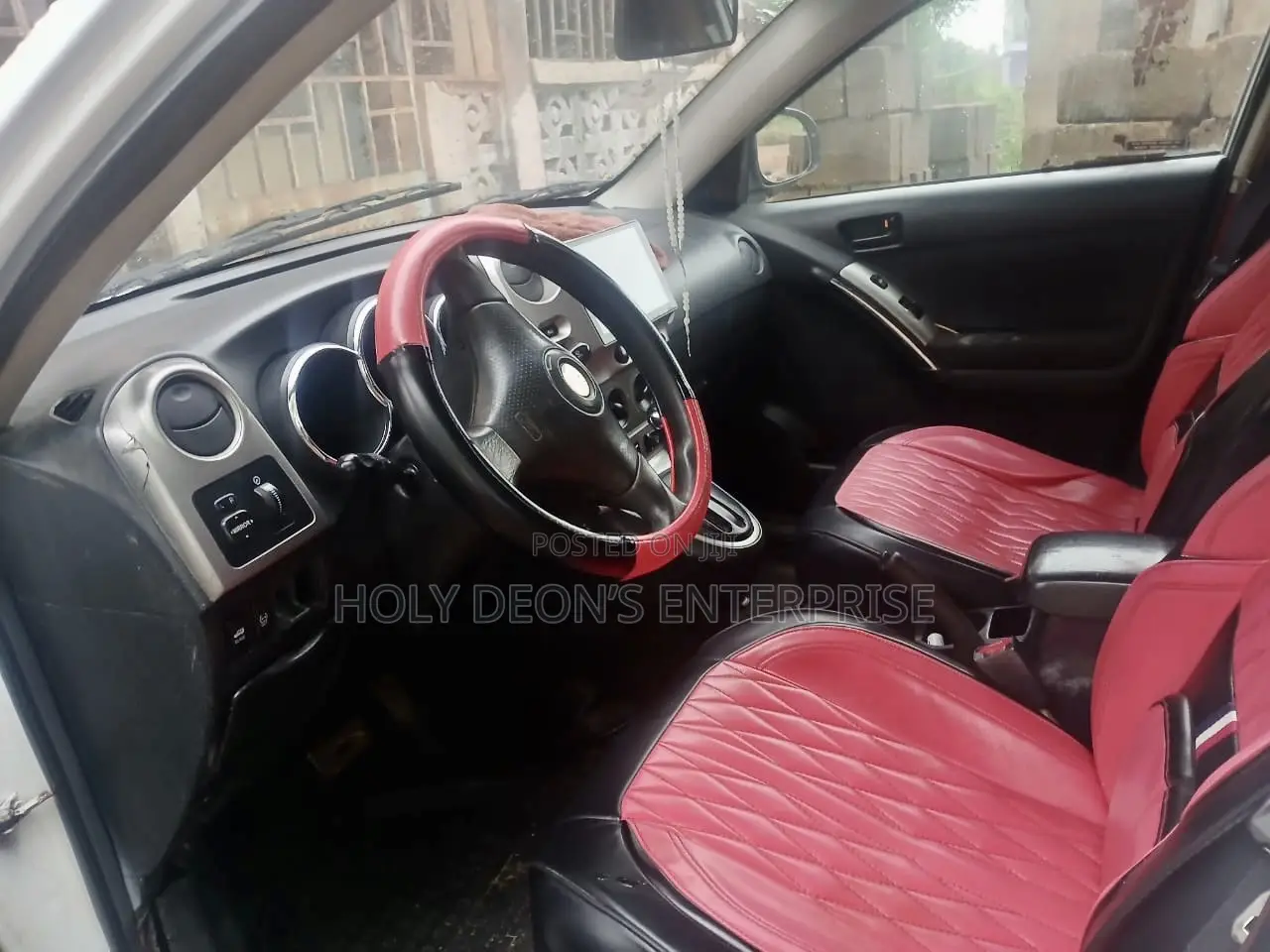 Pontiac Vibe 2010 White