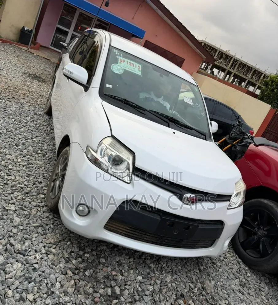 Toyota Sienta 1.5 AWD 2015 White