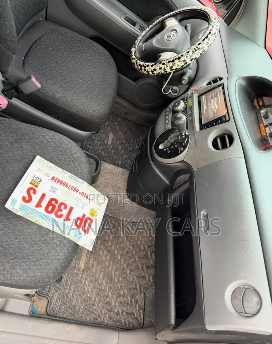 Toyota Sienta 1.5 AWD 2015 White