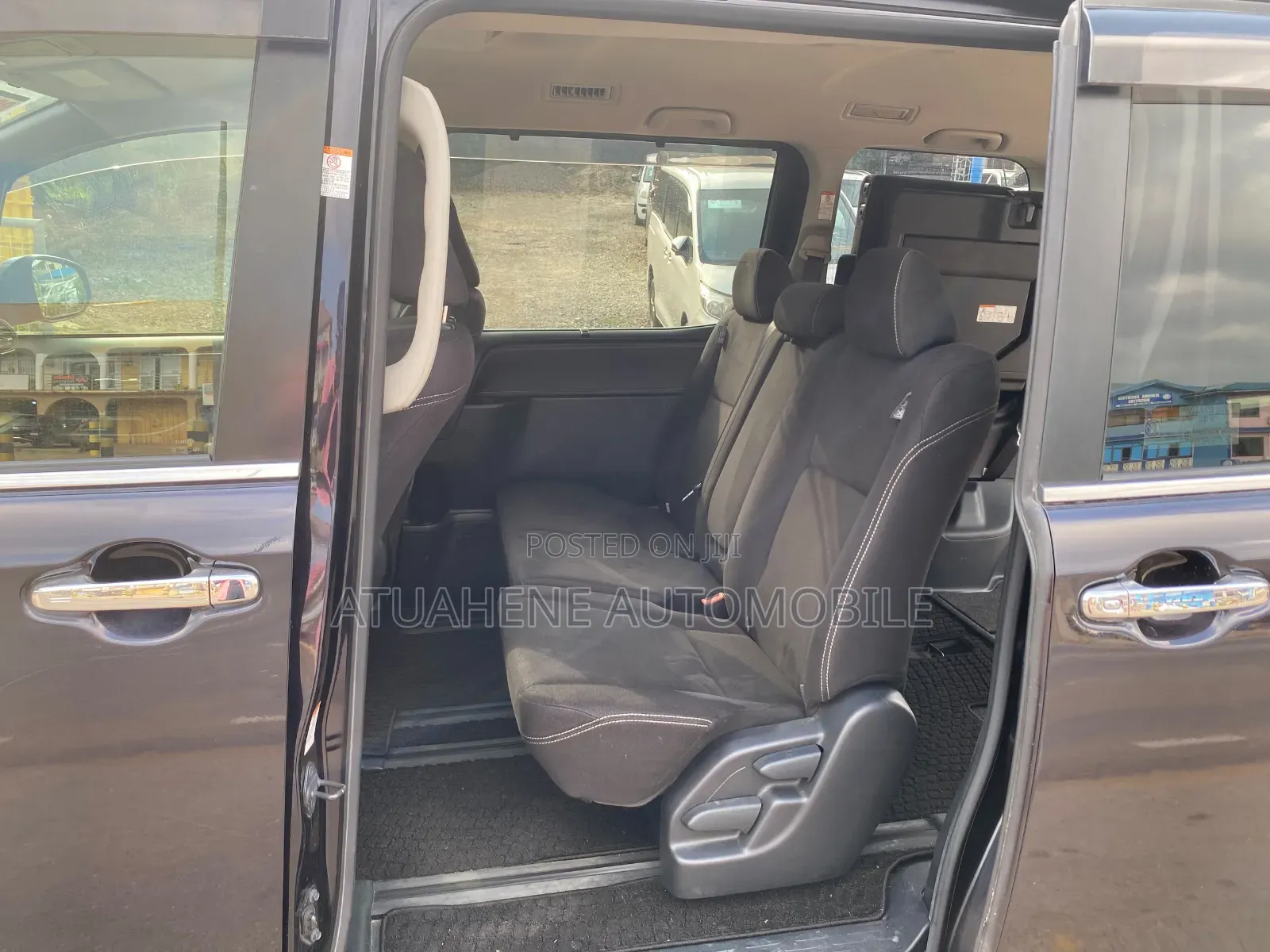Toyota Esquire 2016 Black