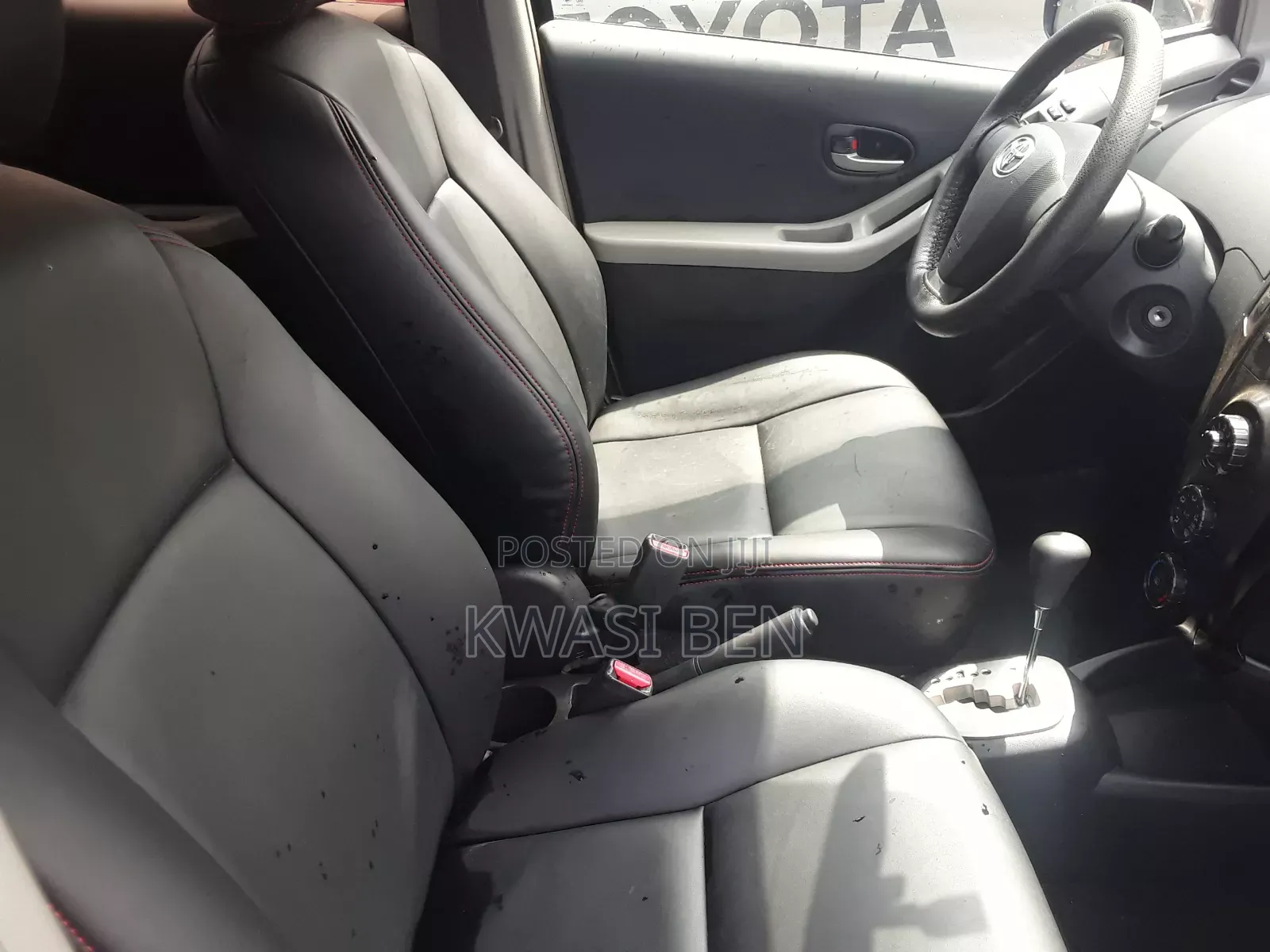Toyota Yaris 2010 Black