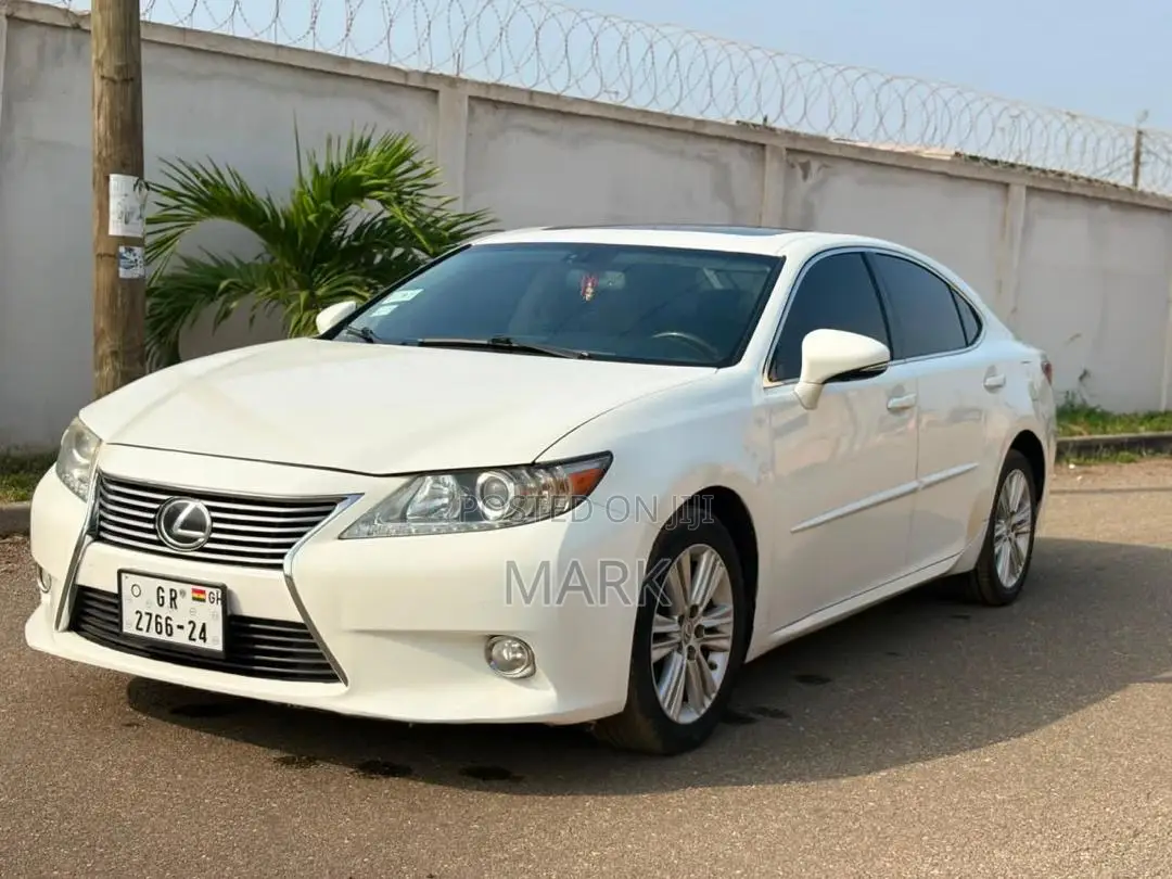 Lexus ES 350 FWD 2015 White