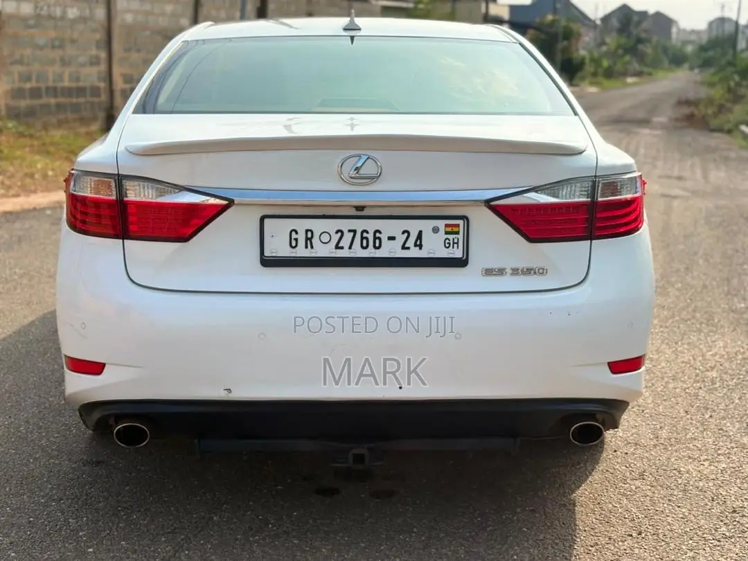Lexus ES 350 FWD 2015 White