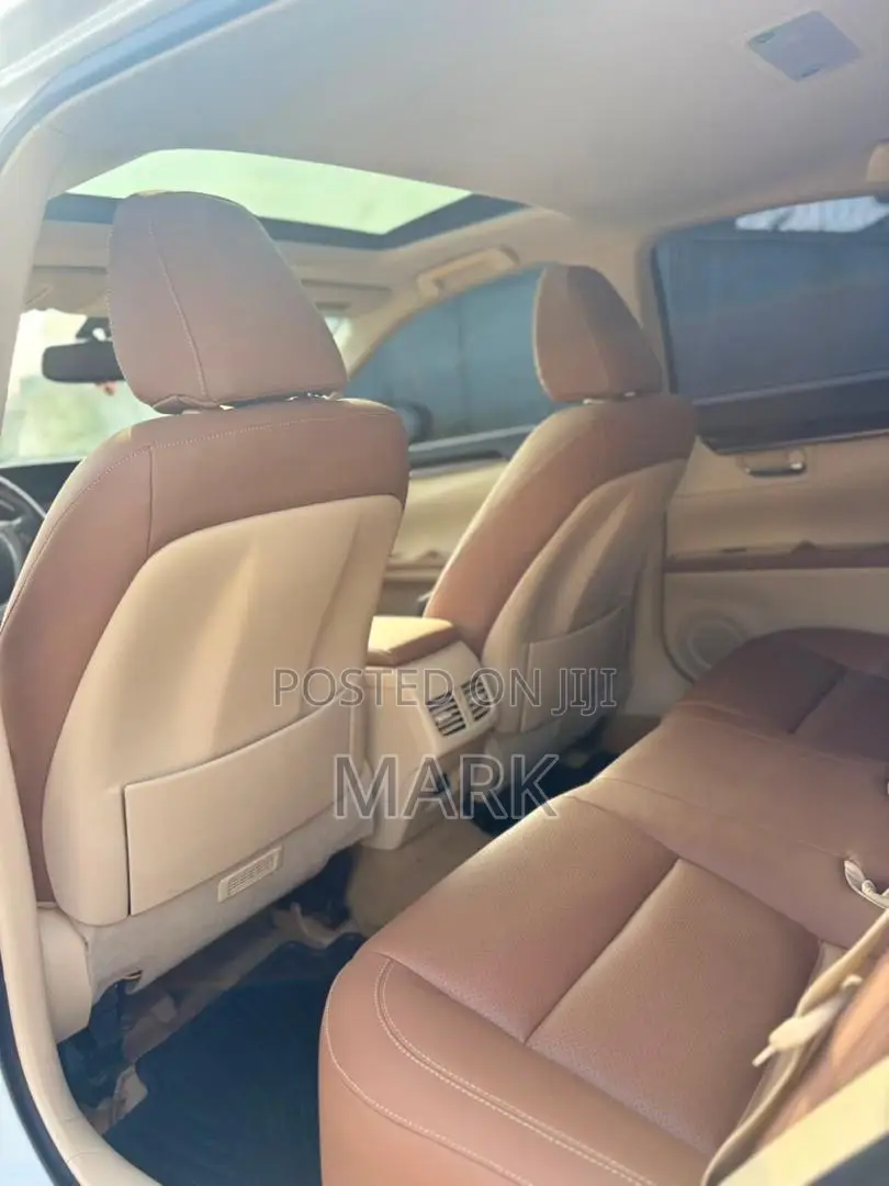 Lexus ES 350 FWD 2015 White