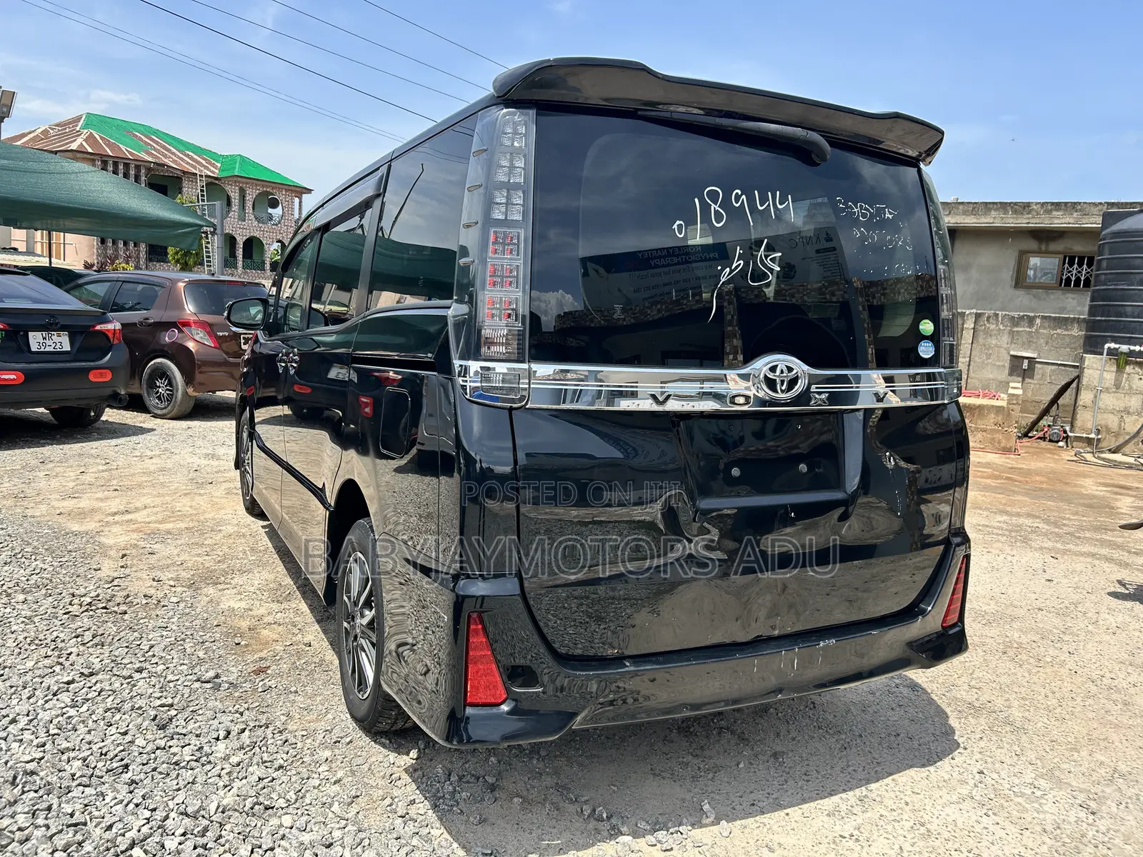 Toyota Voxy V 4WD 8-Seater 2014 Black