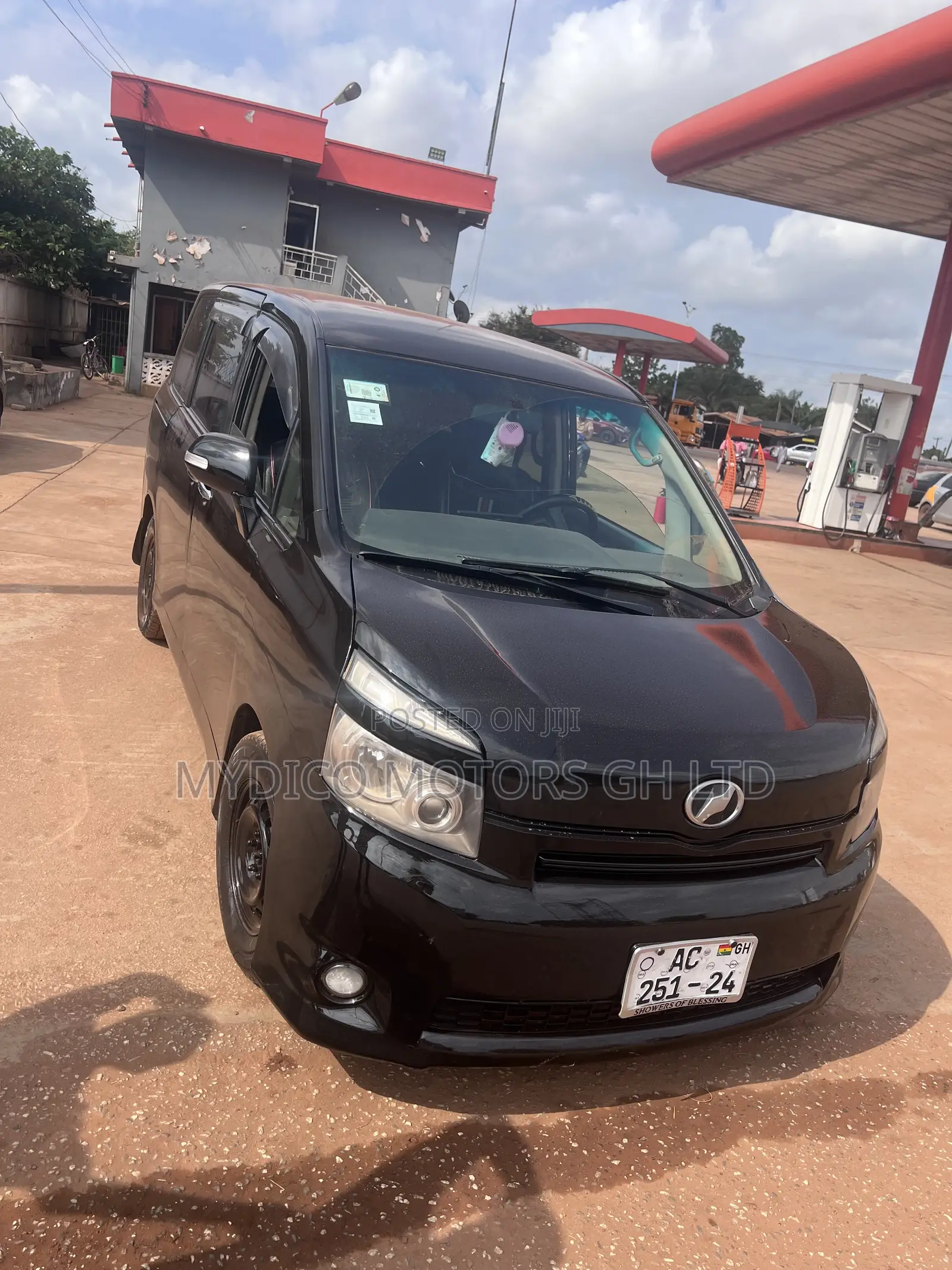 Toyota Voxy V 2WD 8-Seater 2010 Black