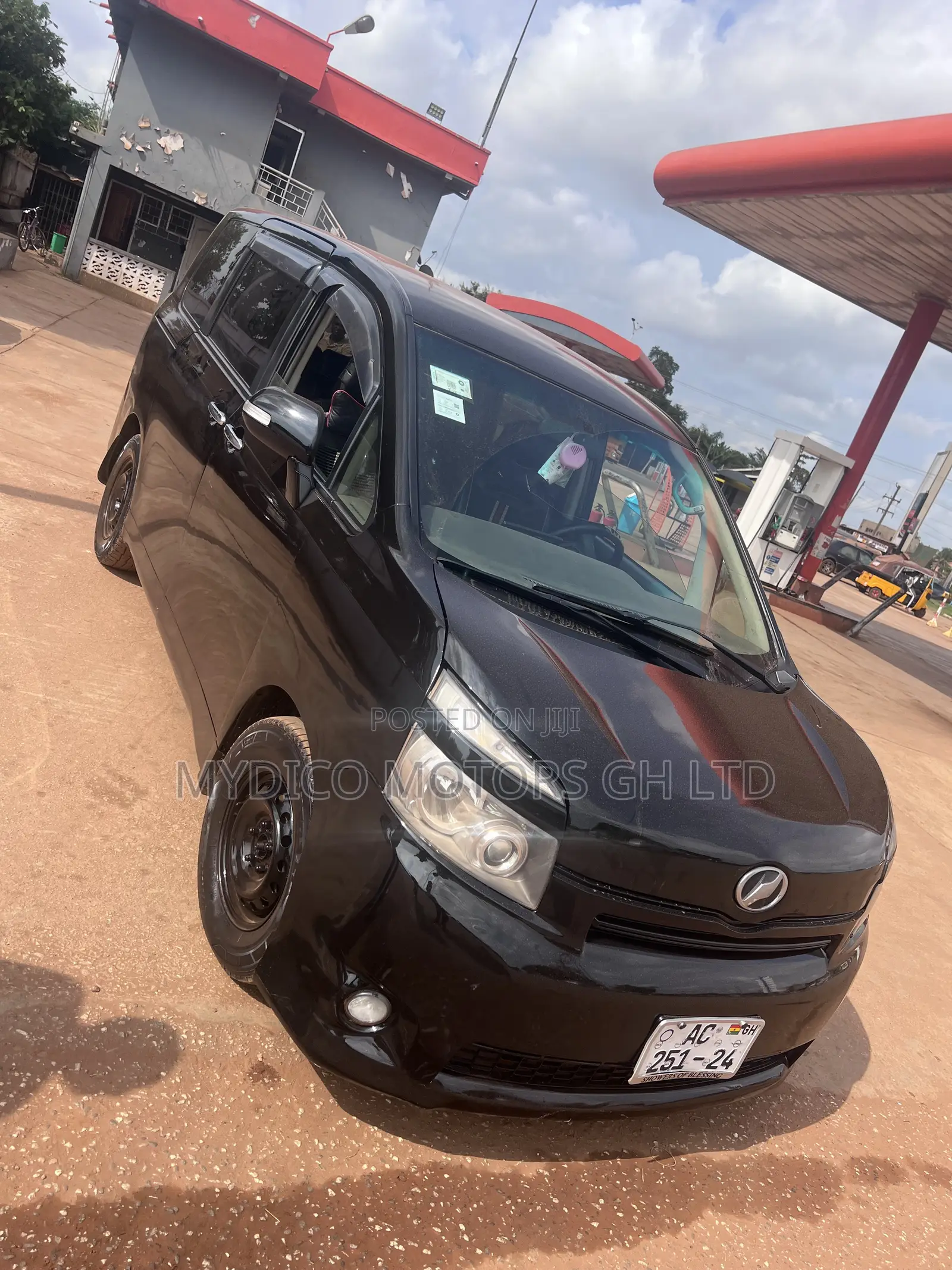 Toyota Voxy V 2WD 8-Seater 2010 Black