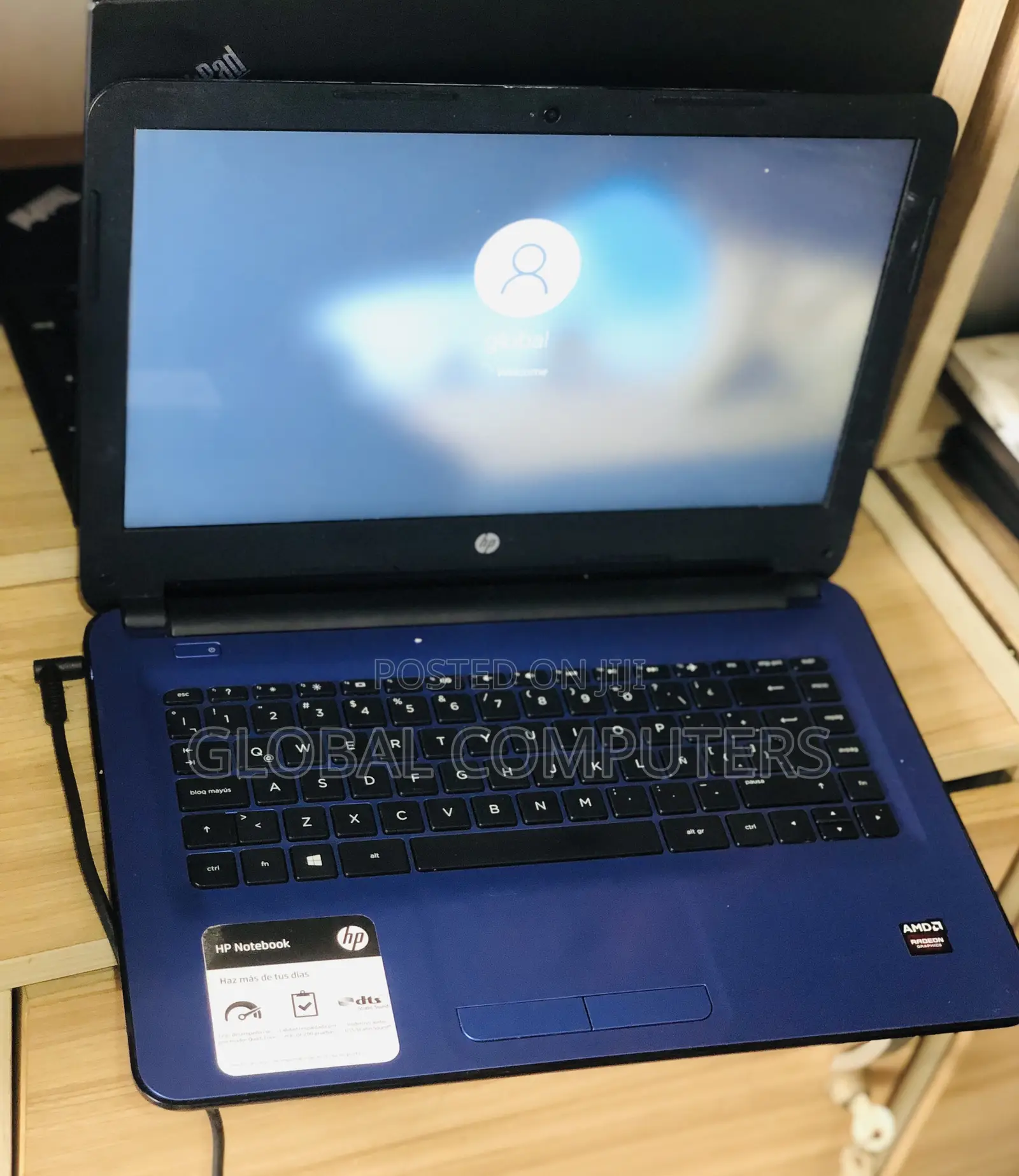 Laptop HP 14-dq1025cl 8GB AMD A8 HDD 500GB