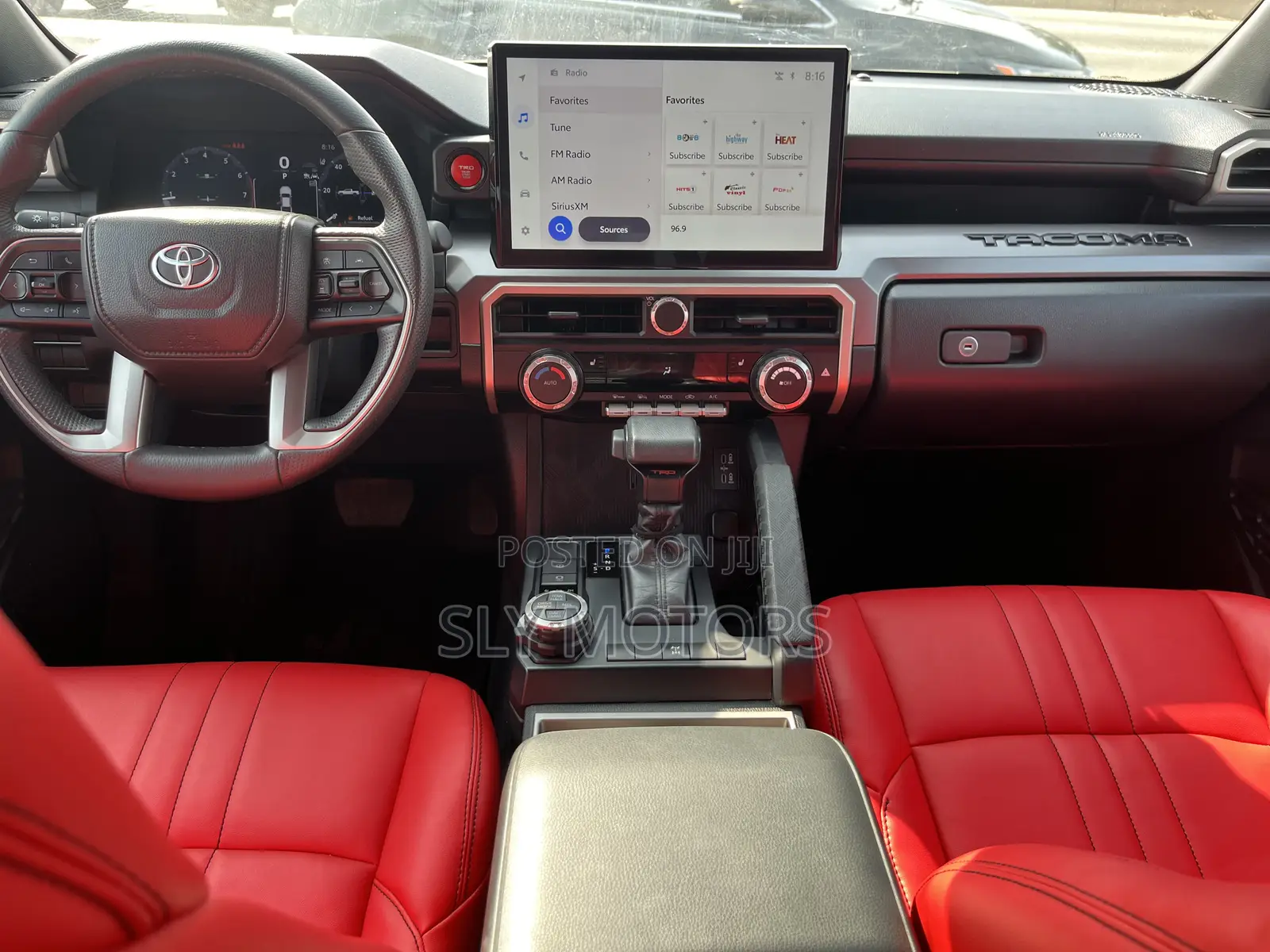 Toyota Tacoma 2024 White
