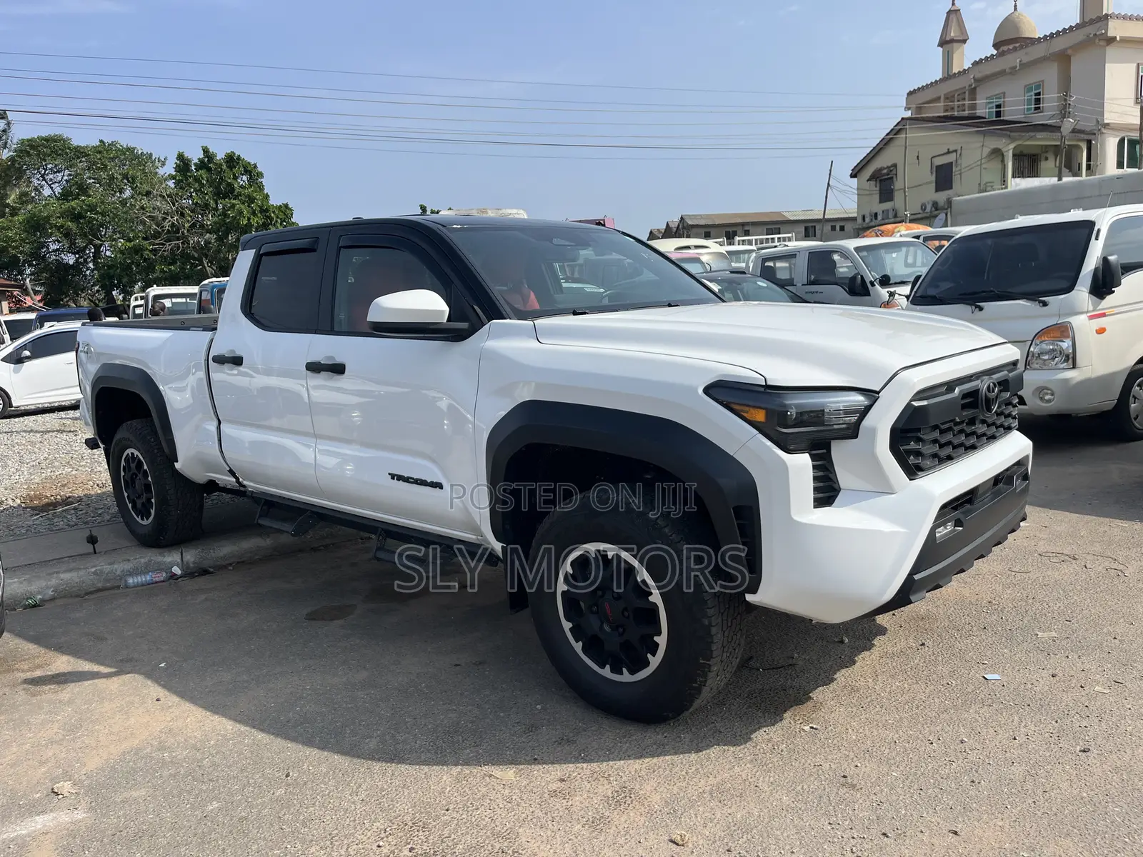 Toyota Tacoma 2024 White