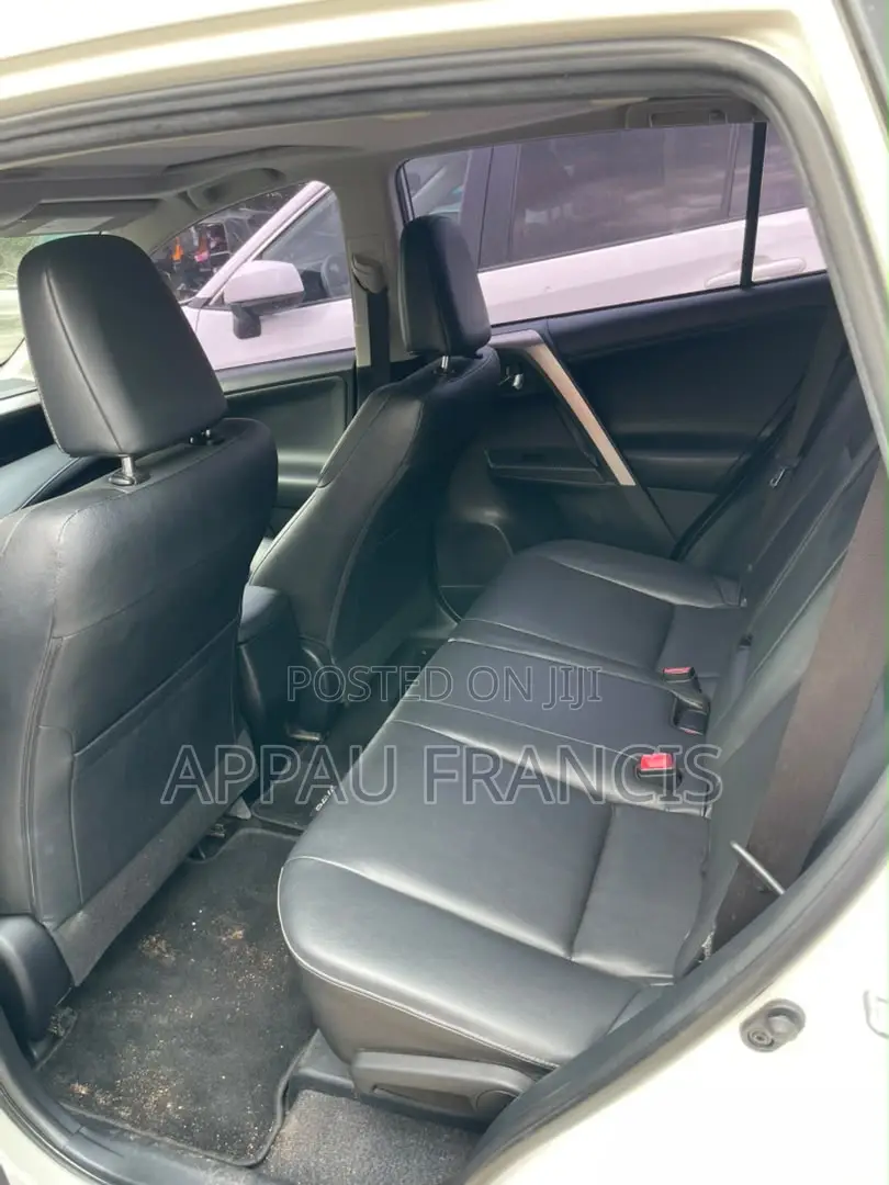 Toyota RAV4 LE 4dr SUV AWD (2.5L 4cyl 6A) 2015 White