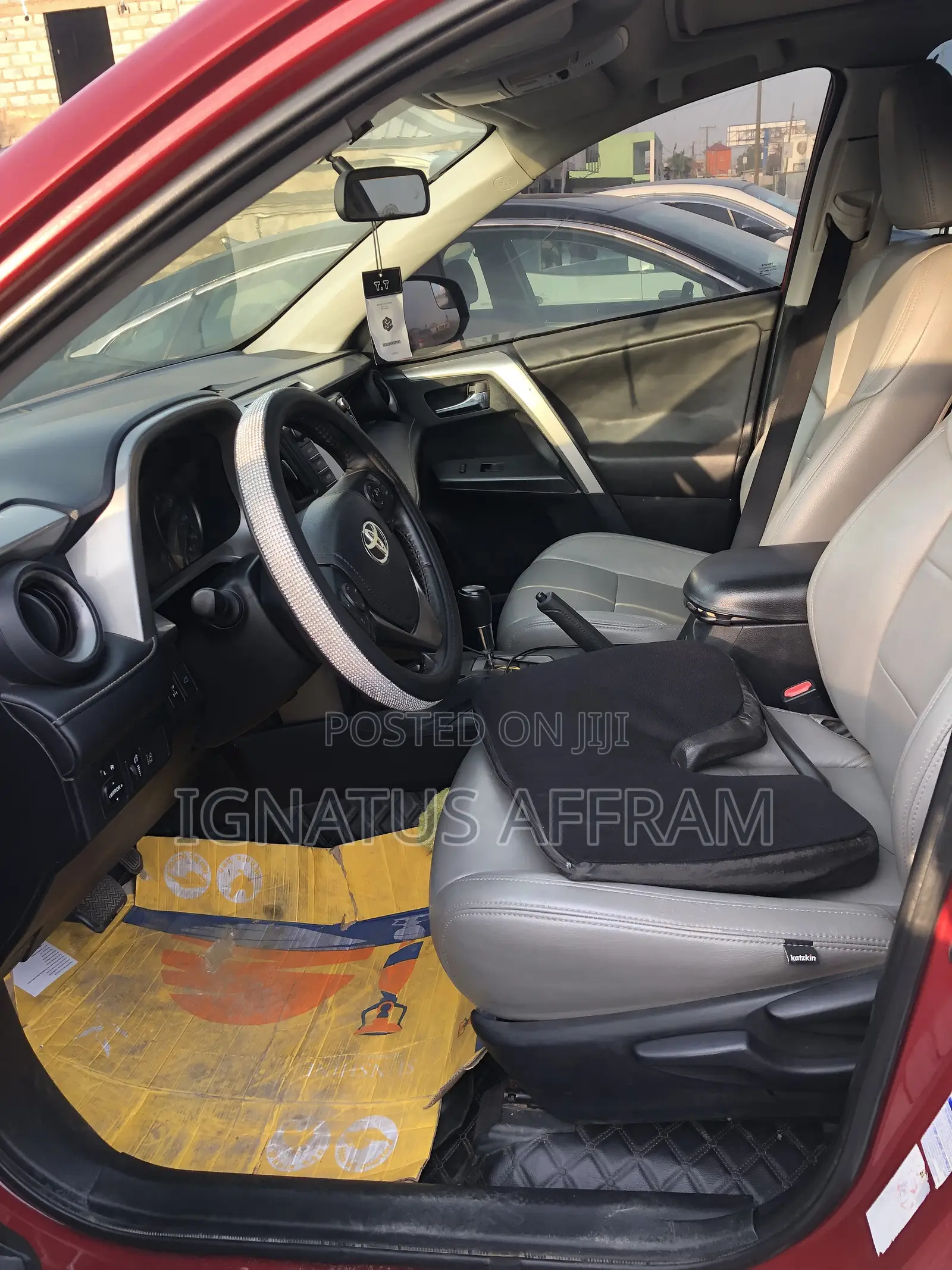 Toyota RAV4 XLE AWD (2.5L 4cyl 6A) 2017 Burgundy