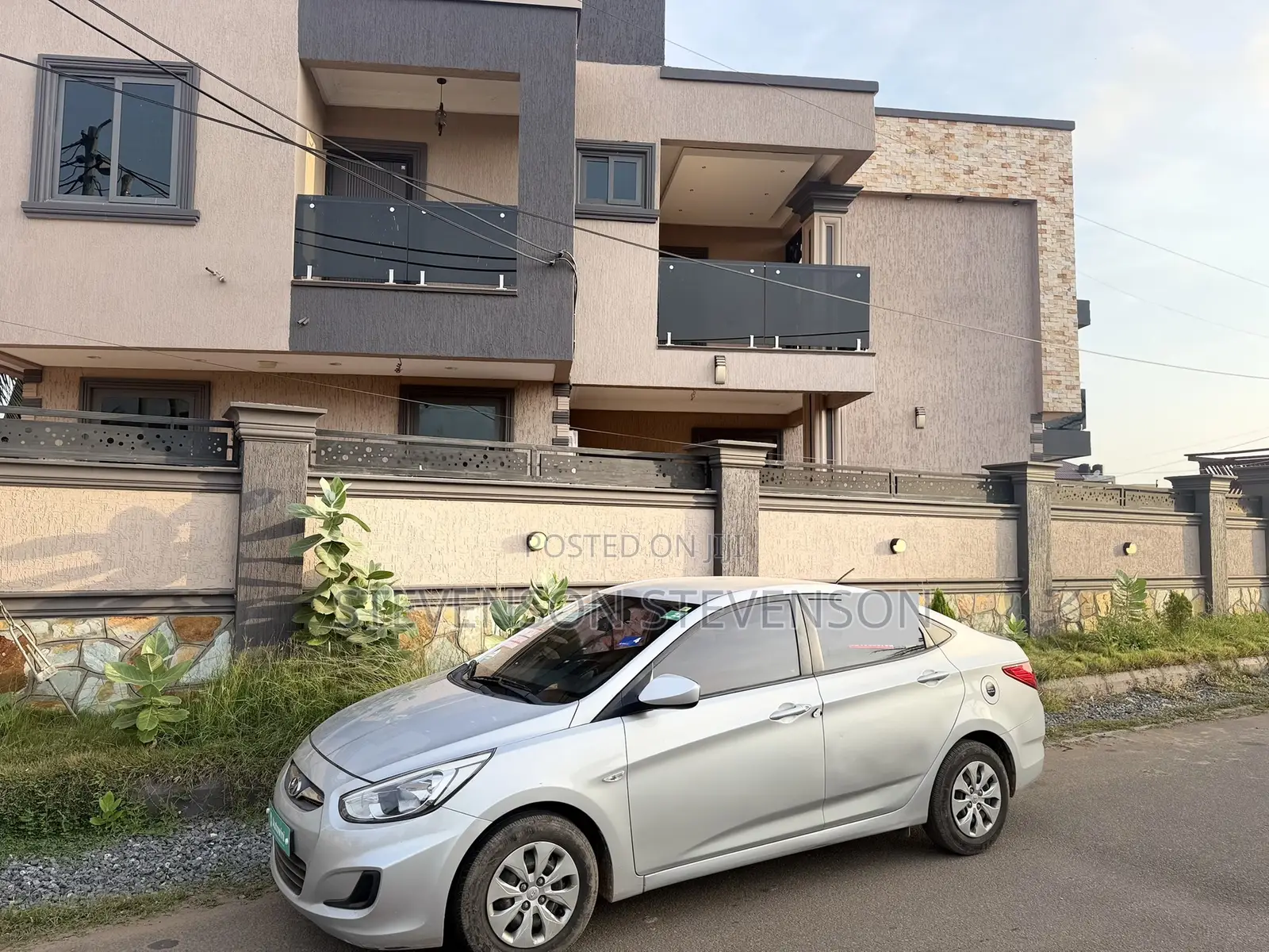 Hyundai Accent GLS 4dr Sedan (1.6L 4cyl 6M) 2015 Silver