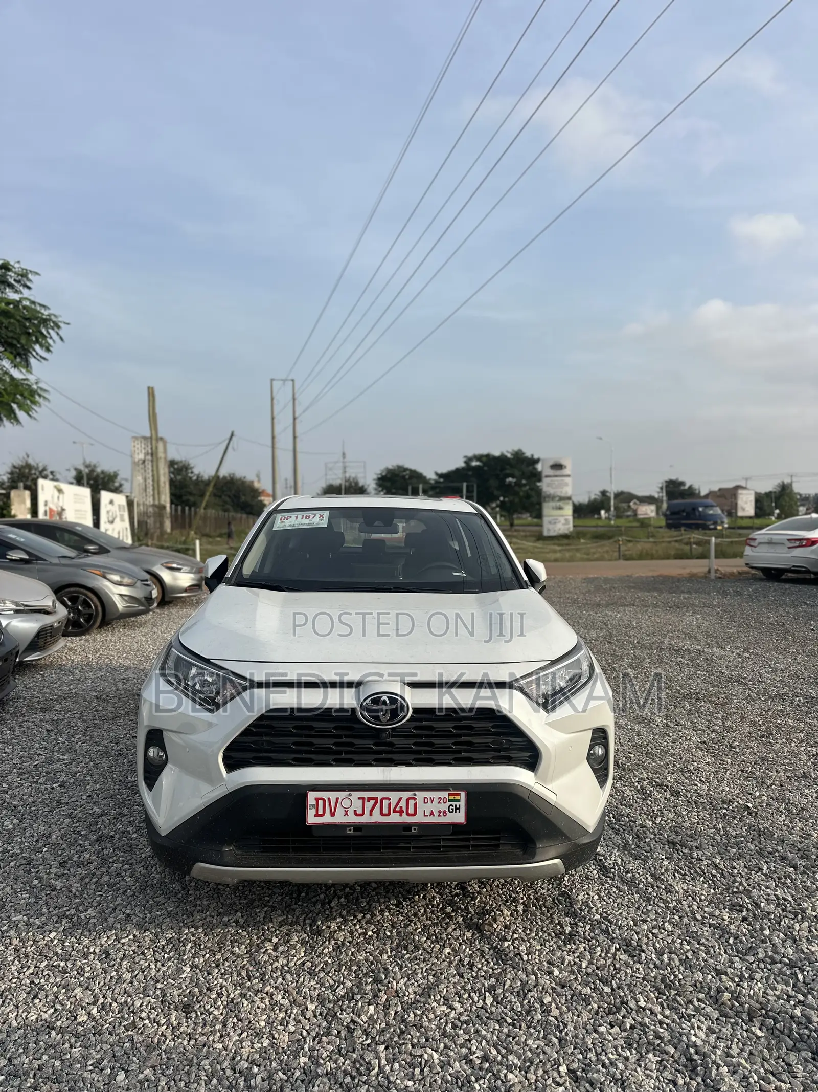 Toyota RAV4 XLE FWD 2023 White