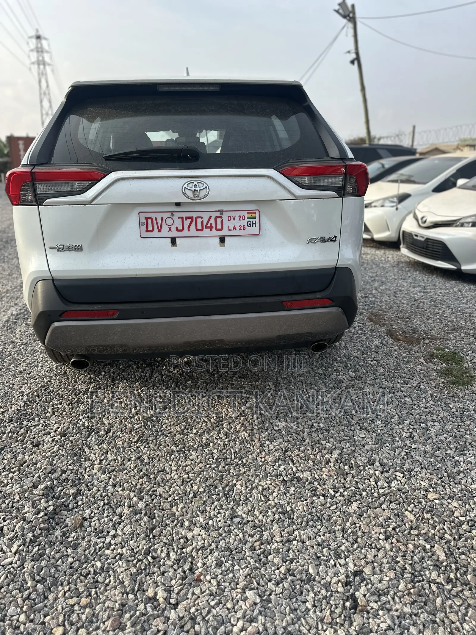 Toyota RAV4 XLE FWD 2023 White