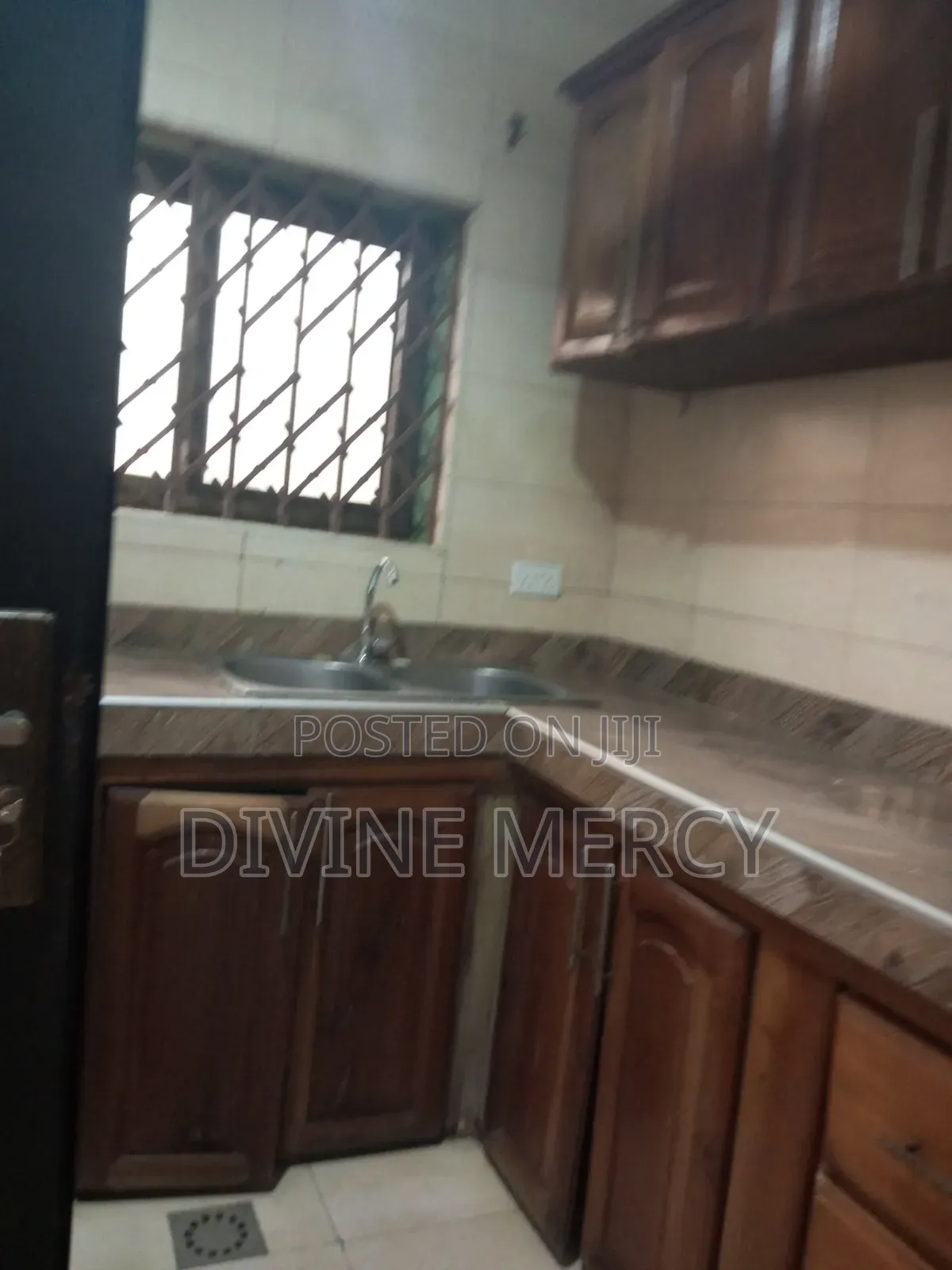 1bdrm Apartment in Adade, Awutu Senya East Municipal for rent