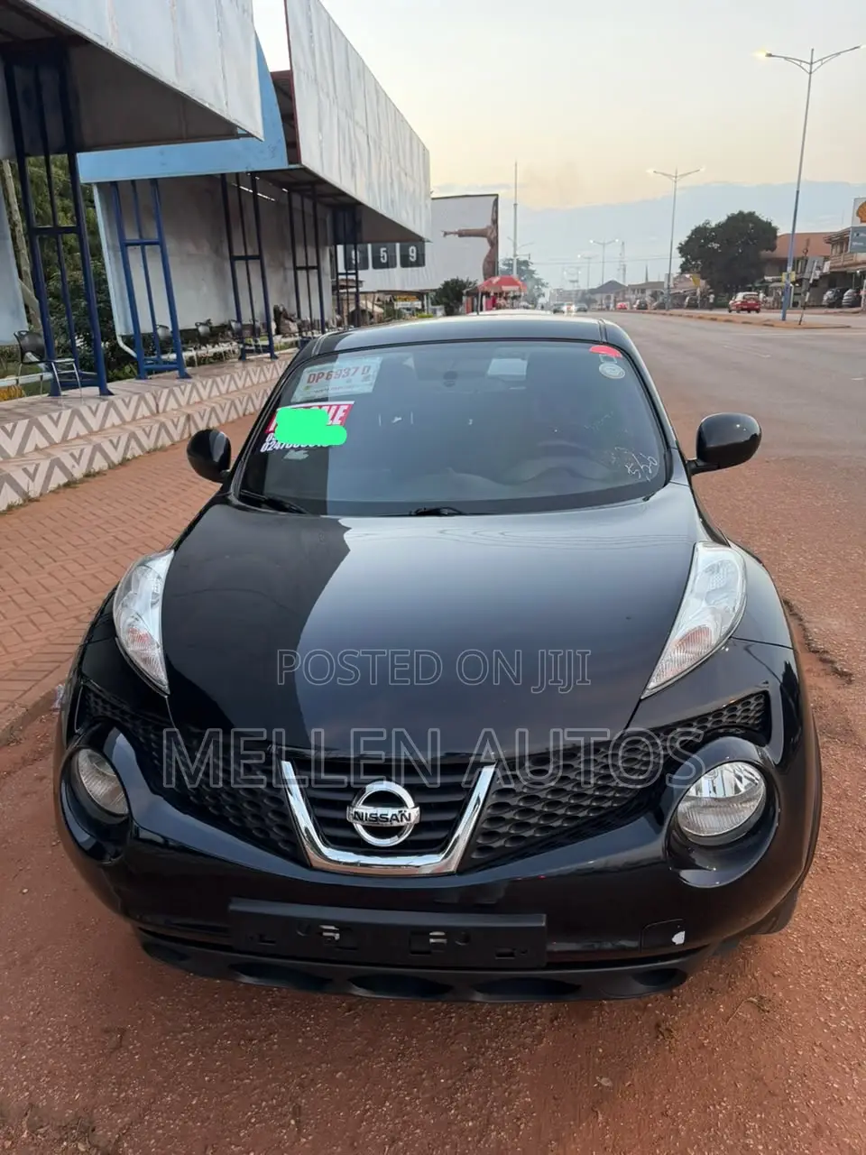 Nissan Juke SV 4dr Hatchback (1.6L 4cyl Turbo 6M) 2014 Black