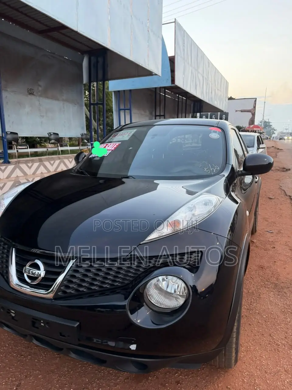 Nissan Juke SV 4dr Hatchback (1.6L 4cyl Turbo 6M) 2014 Black