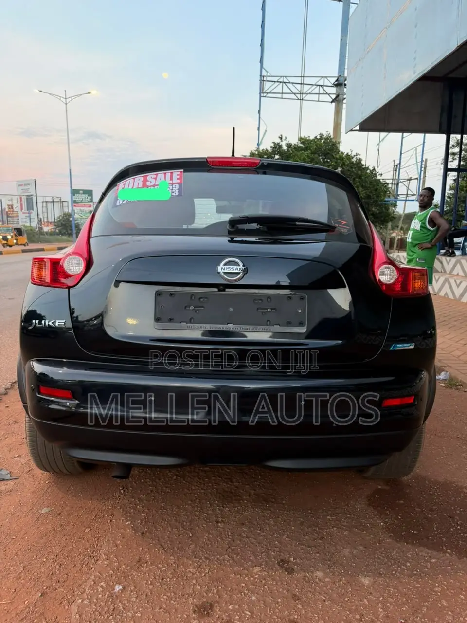 Nissan Juke SV 4dr Hatchback (1.6L 4cyl Turbo 6M) 2014 Black