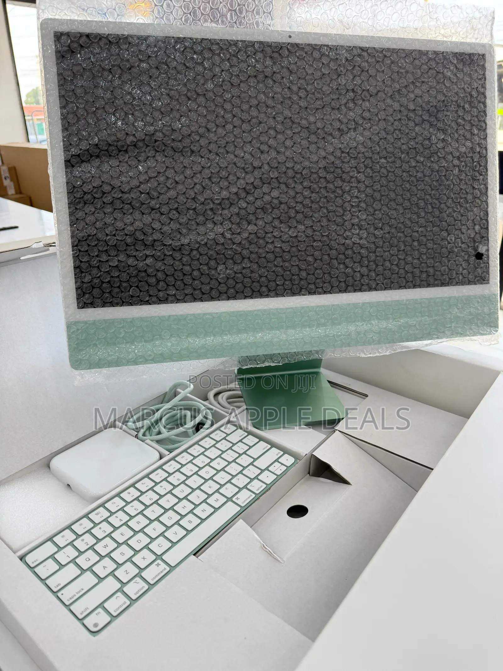 New Desktop Computer Apple iMac M1 8GB Apple M1 SSD 256GB