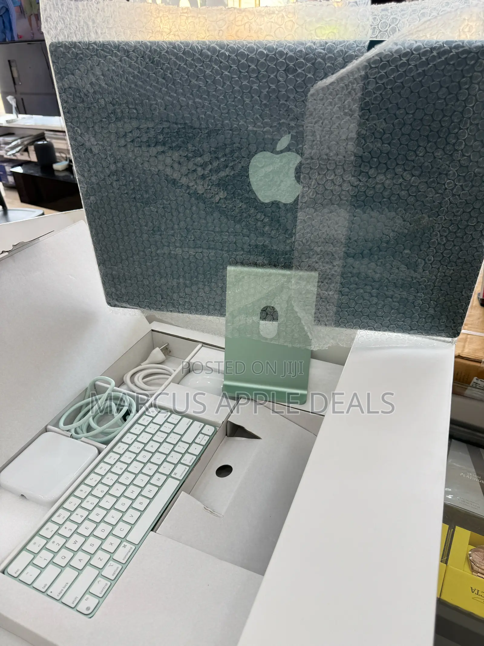 New Desktop Computer Apple iMac M1 8GB Apple M1 SSD 256GB