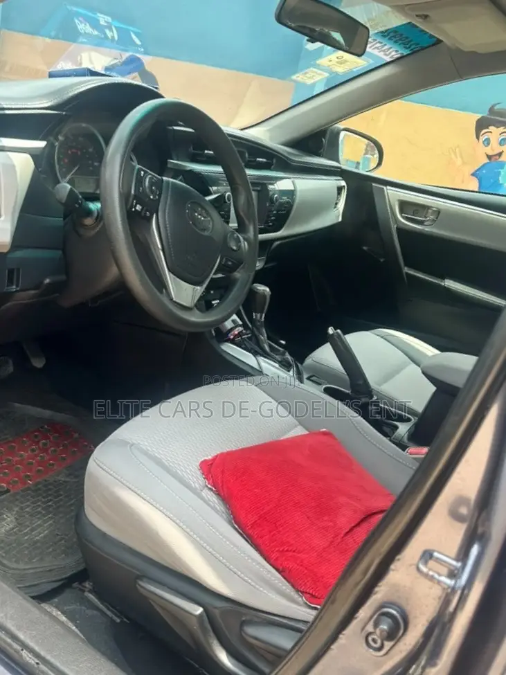 Toyota Corolla LE 4dr Sedan (1.8L 4cyl CVT) 2016 Gray