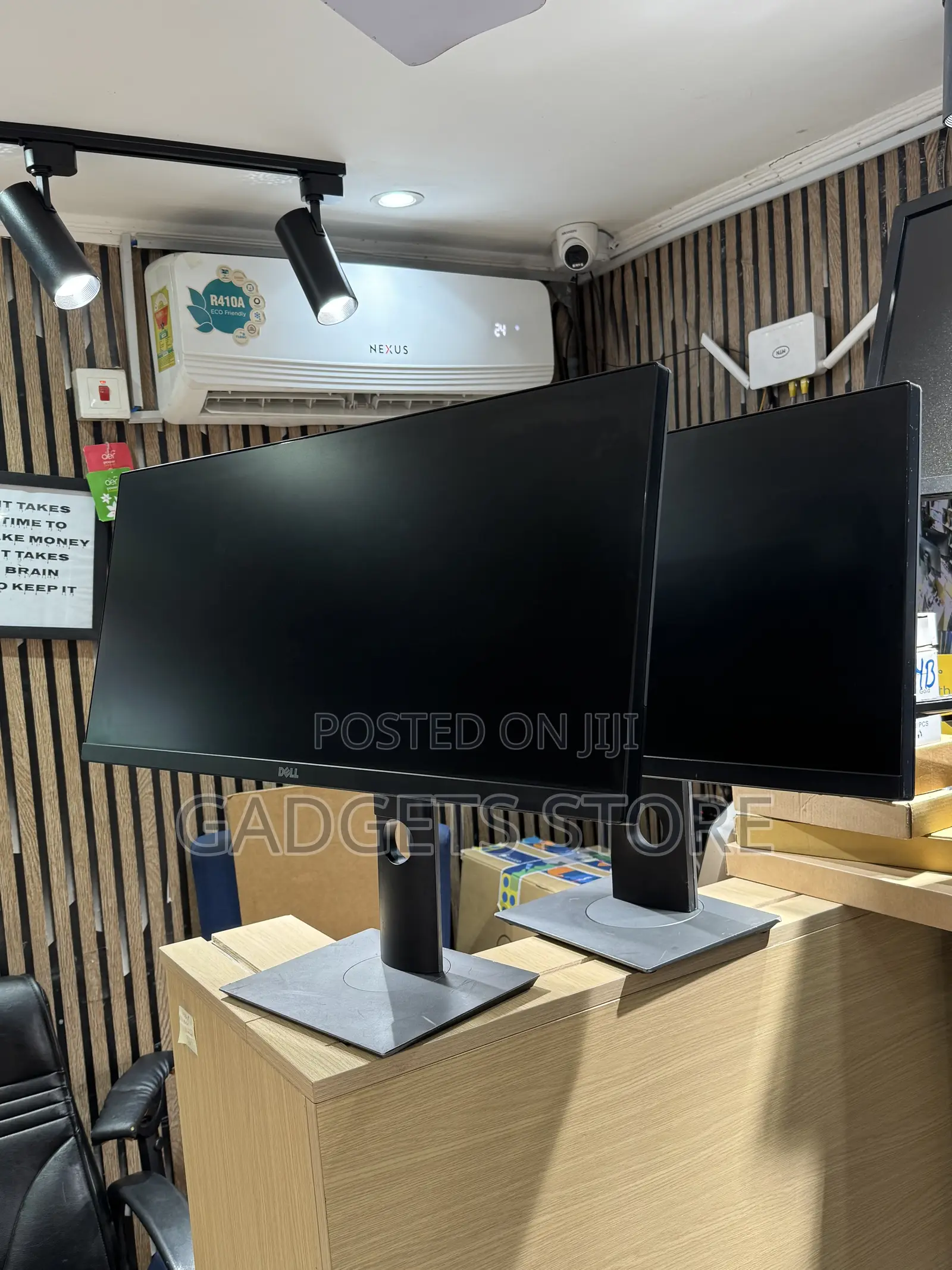 29 Inches Edgeless Monitor