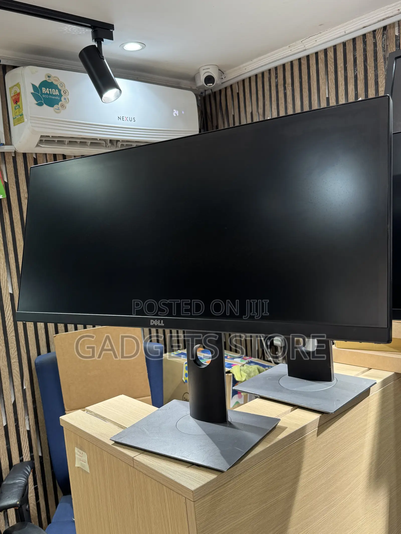 29 Inches Edgeless Monitor