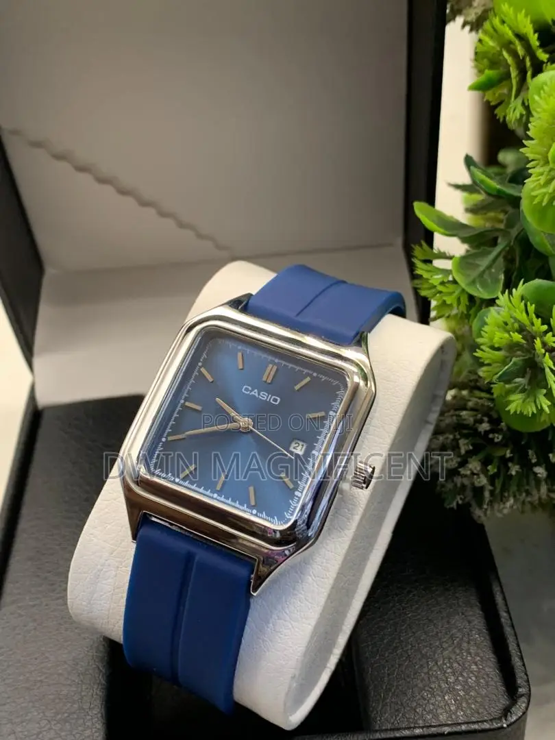 Casio Unisex Watch a Rectangular Case