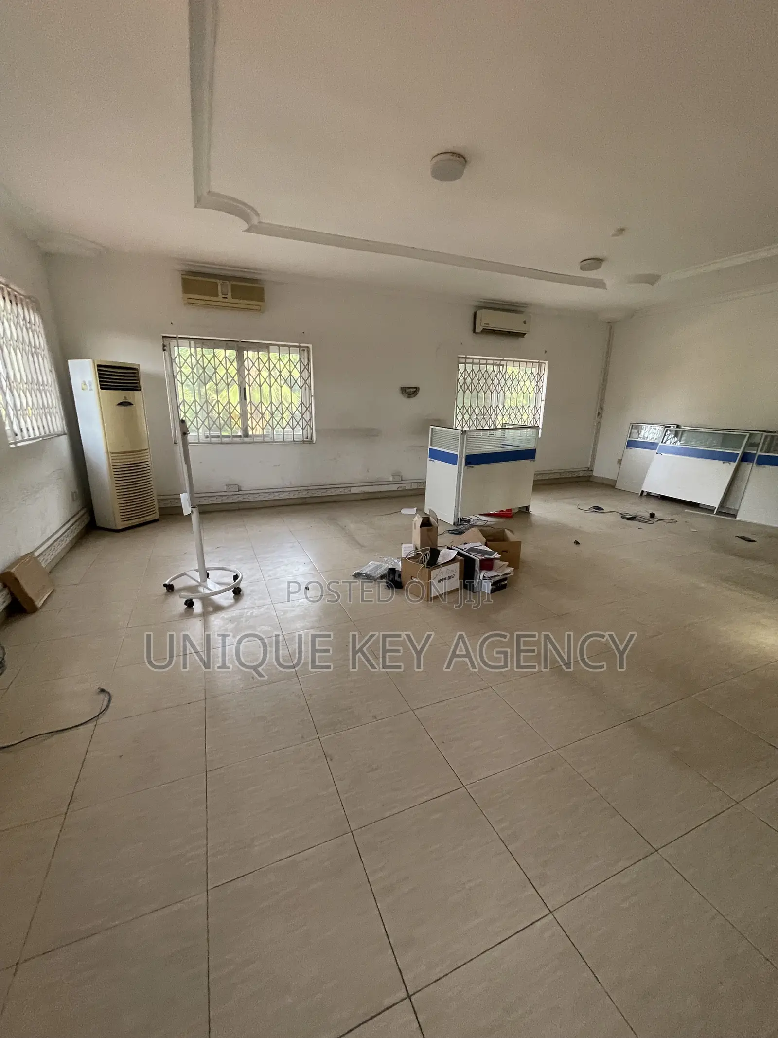 8 Bedroom Office Complex in North Ridge