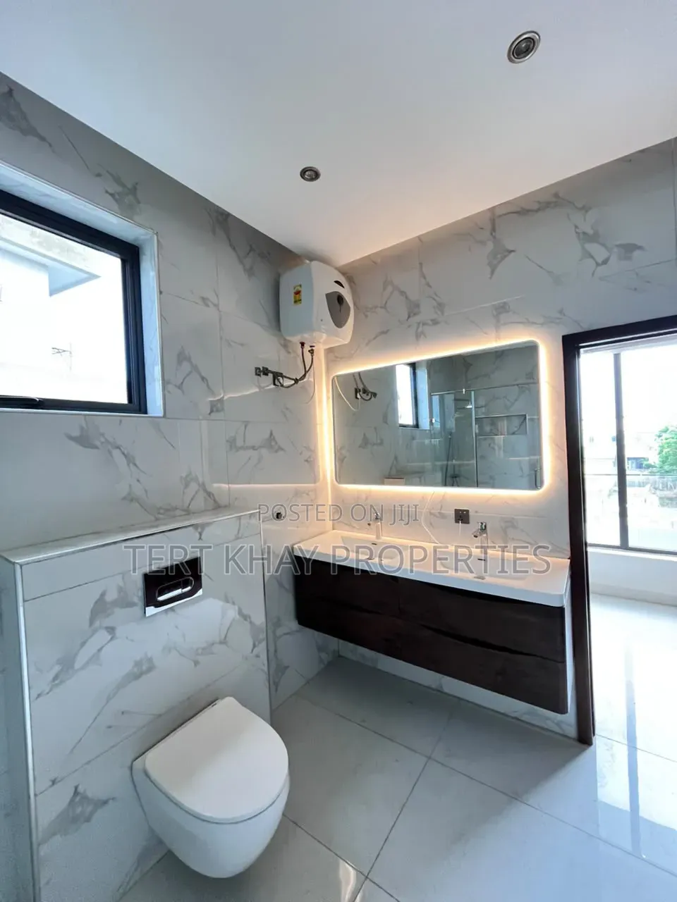 4bdrm House in Adjiringanor, Ability for sale